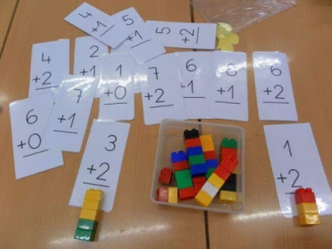 Học toán cộng trừ bằng lego giúp bé dễ hiểu hơn